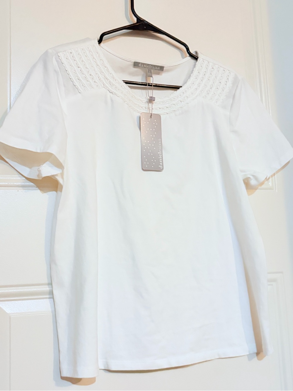 Daniel Rainn White Blouse w/ edged ruffles - Picture 3 of 4